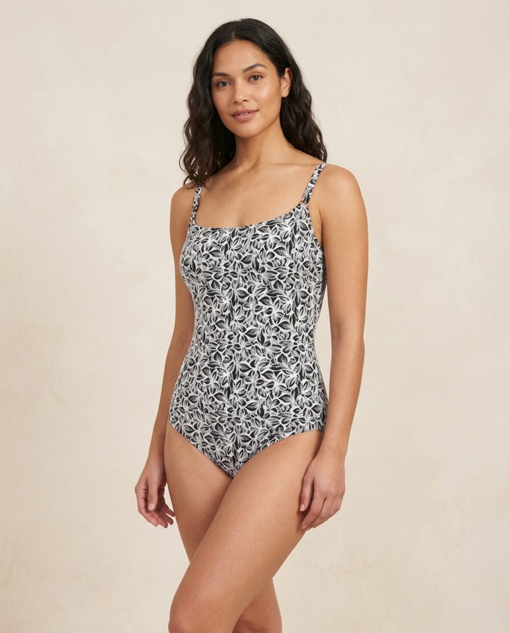 Profile by Gottex Plumeria D Cup One Piece Swimsuit Black White Leafy Size 8
